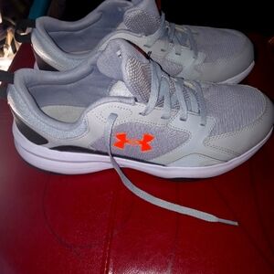 Brand new Men's Under Armour Sneakers